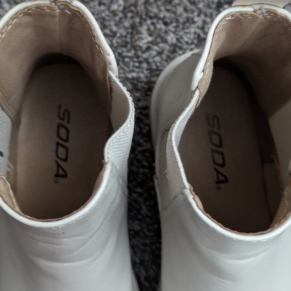 Soda Pilot Ankle Boots - Picture 4 of 9